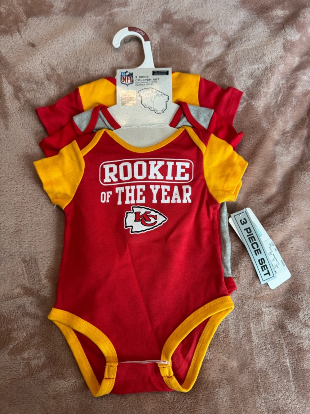 NWT Kansas City Chiefs Baby Bodysuits Onesies 3-Pack, Unisex Size 3-6 Months
